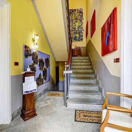 Lavish Mansion In With Garden And Library Ferienhaus *