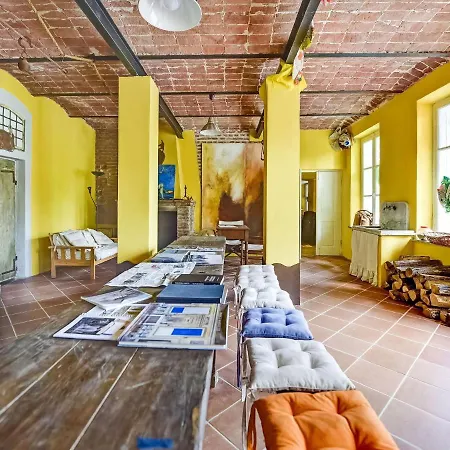 Lavish Mansion In With Garden And Library * Portacomaro