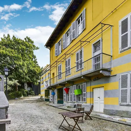 Ferienhaus Lavish Mansion In With Garden And Library