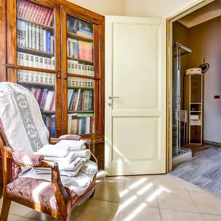 Lavish Mansion In With Garden And Library