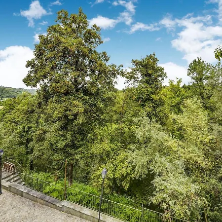 Lavish Mansion In With Garden And Library Ferienhaus